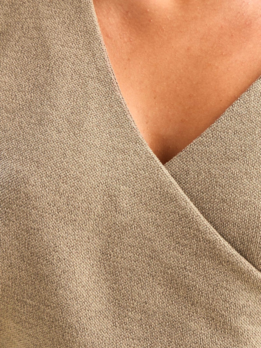 Wrap Top with Side Trim