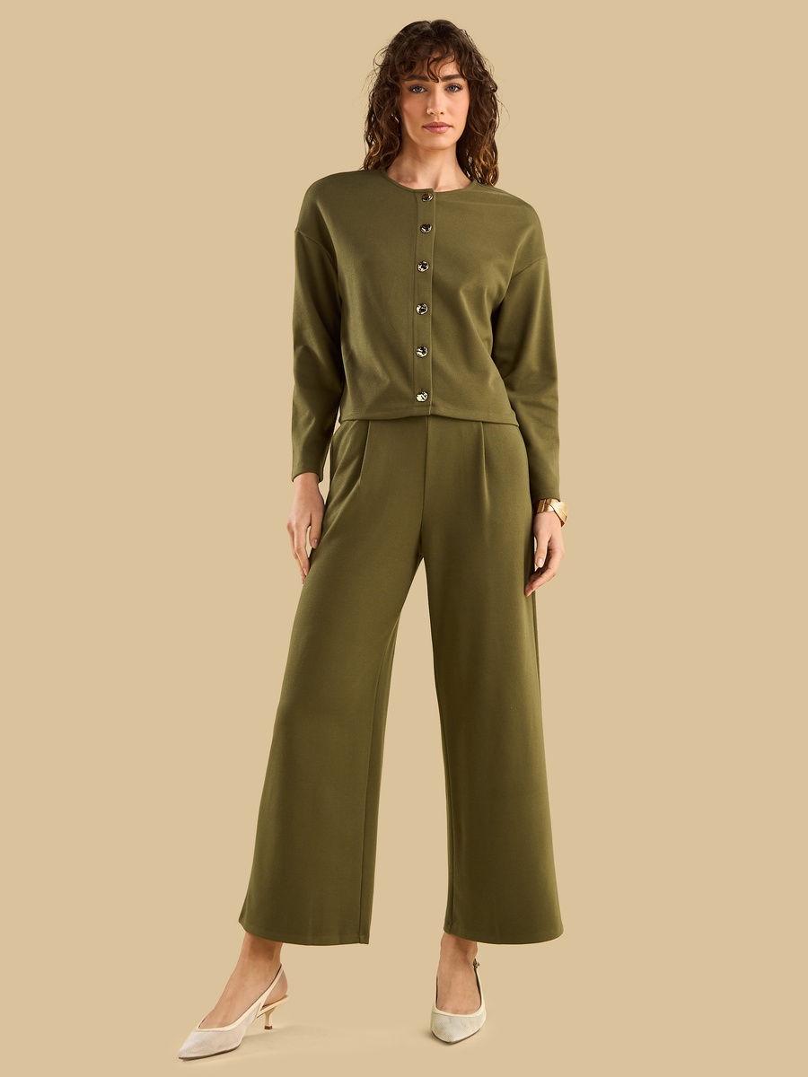 Button Detail Top