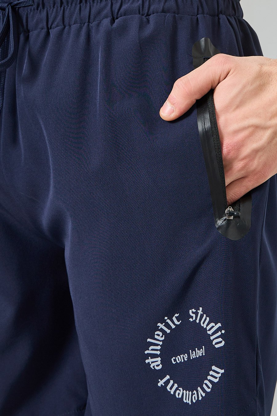 Men Printed Regular Fit Active Shorts with Zipper Pocket