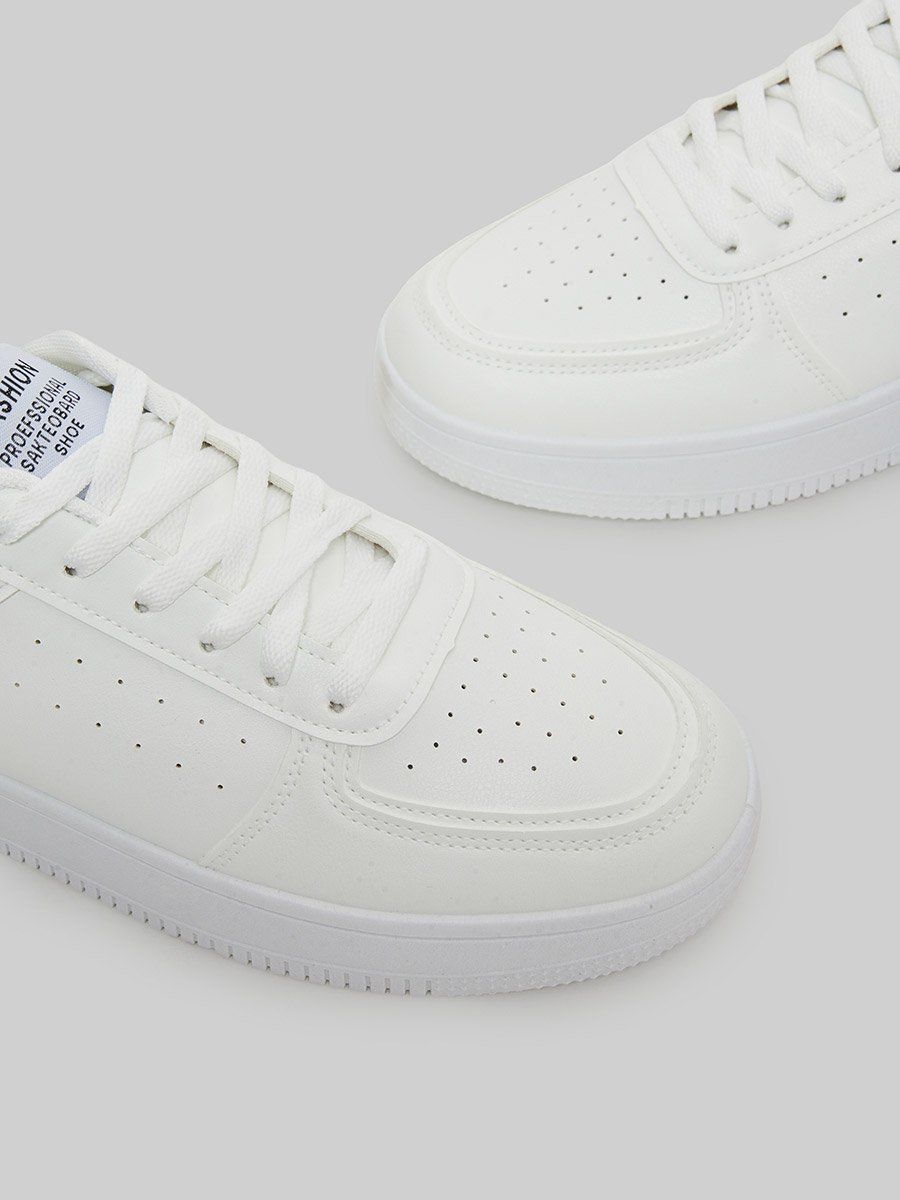 Minimalist White Lace-Up Casual Sneakers