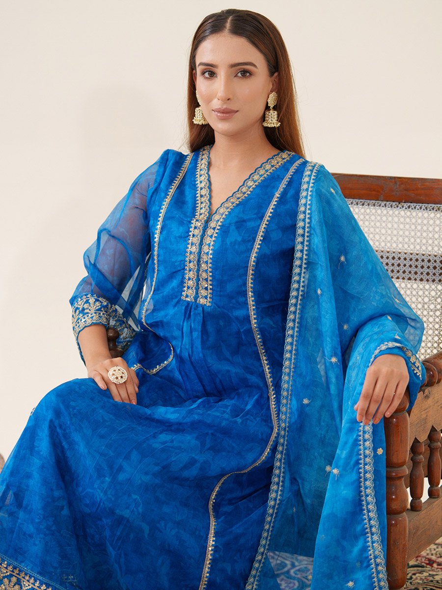 Women Floral Embroidered Organza Kurta with Trousers and Dupatta Set