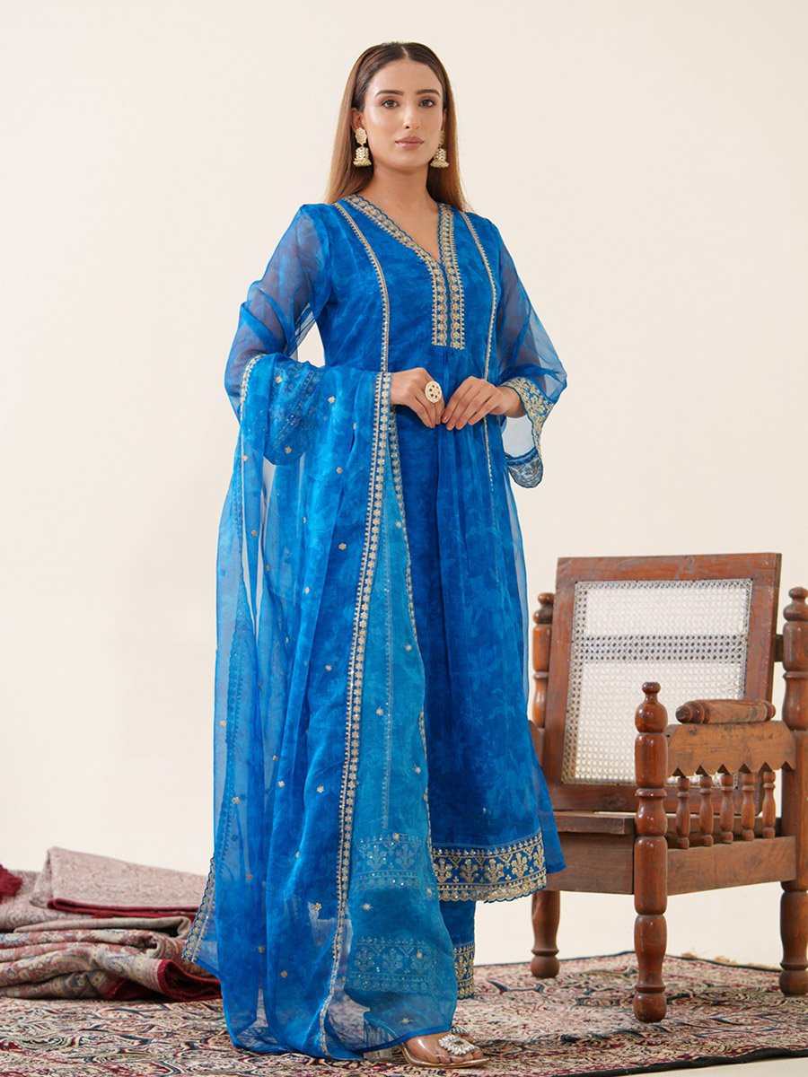 Women Floral Embroidered Organza Kurta with Trousers and Dupatta Set