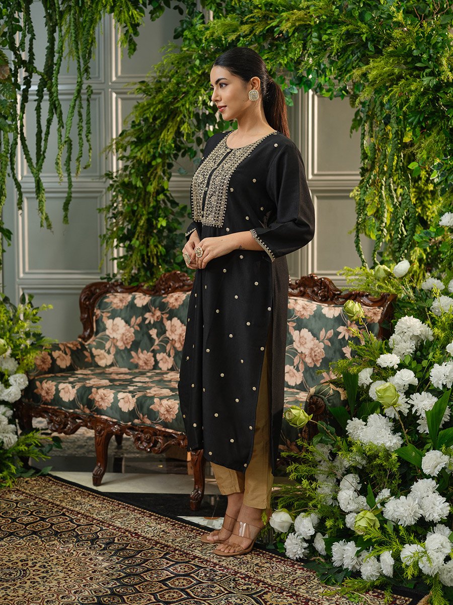 Women Thread Work Raw Silk Straight Kurta