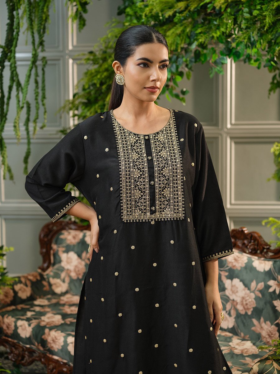Women Thread Work Raw Silk Straight Kurta
