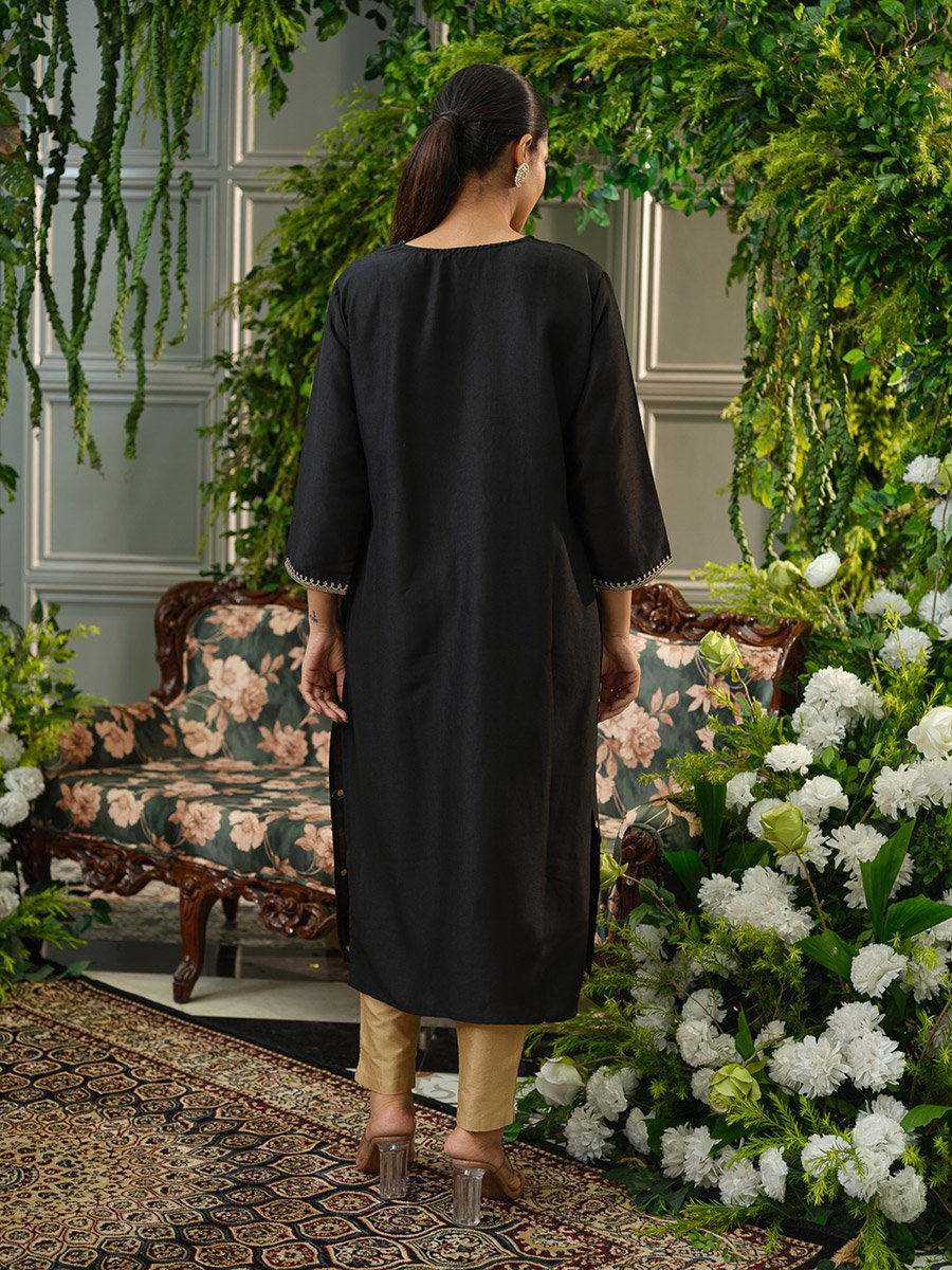 Women Thread Work Raw Silk Straight Kurta