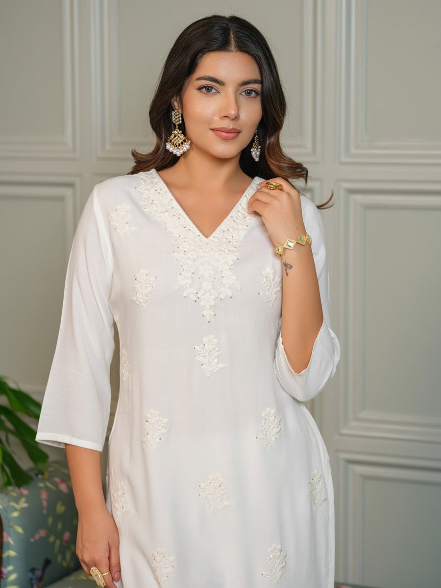 Women Embroidered Straight Kurta and Trousers Co-Ords