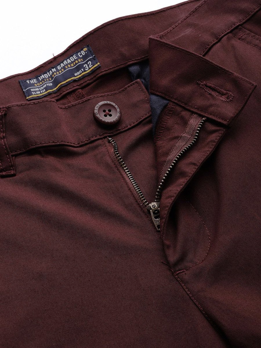 Men Burgundy Slim Fit Cargo Joggers