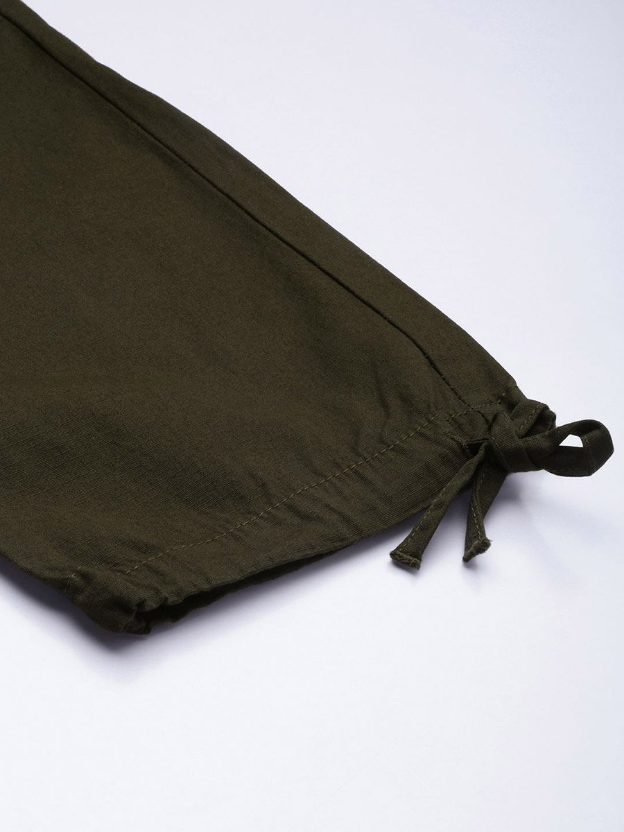 Men Olive Green Relaxed Fit Solid Cargo Pants