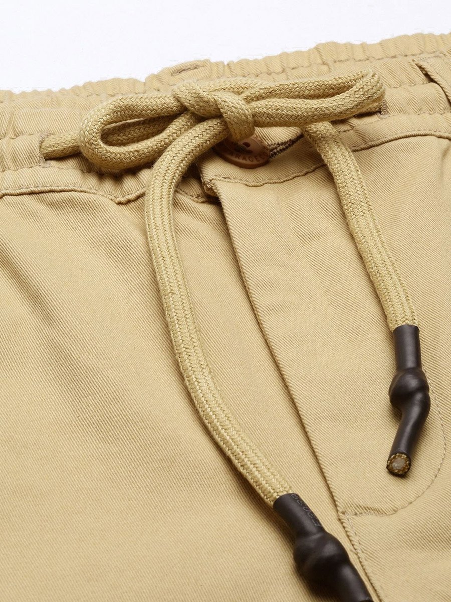 Men Slim Fit Solid Chinos
