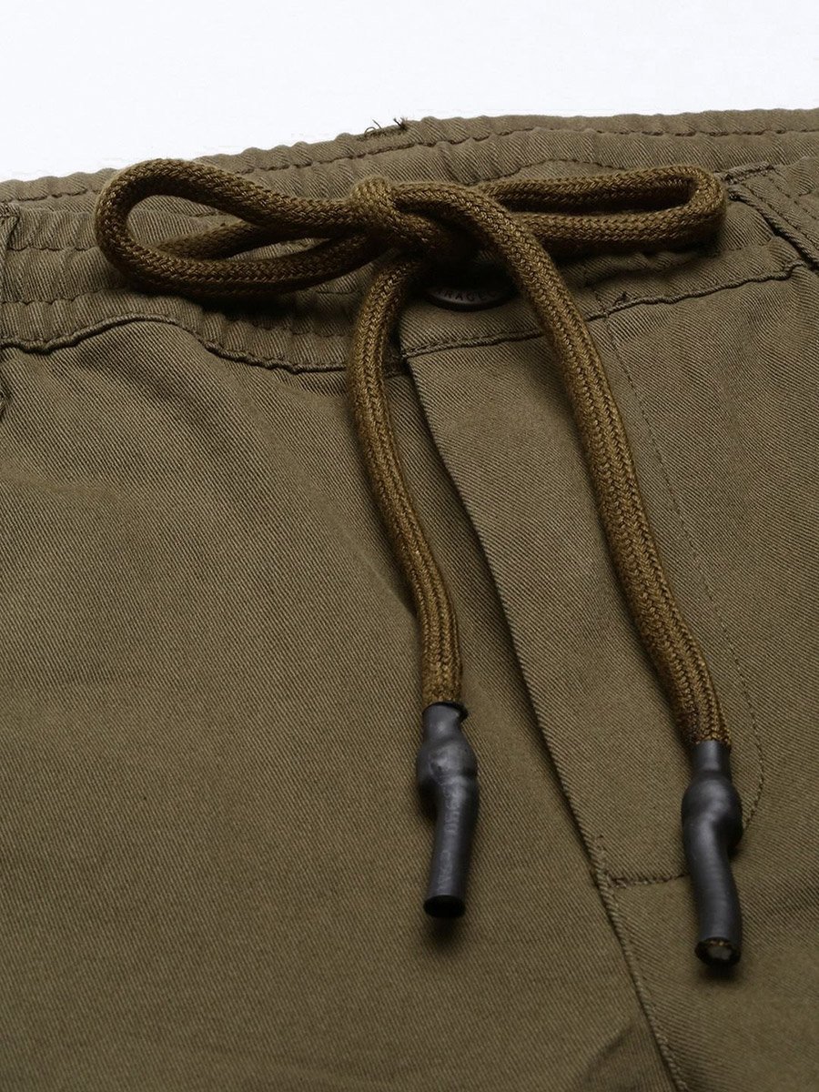 Men Slim Fit Solid Chinos