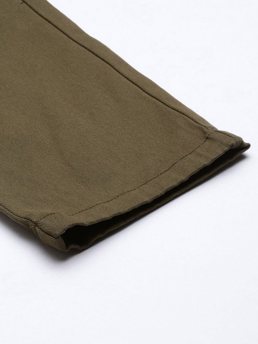 Men Slim Fit Solid Chinos