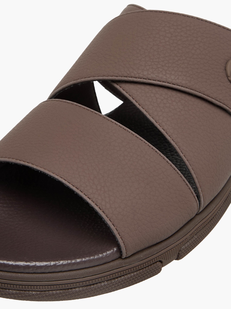 Men Cross Strap Comfort Sandals