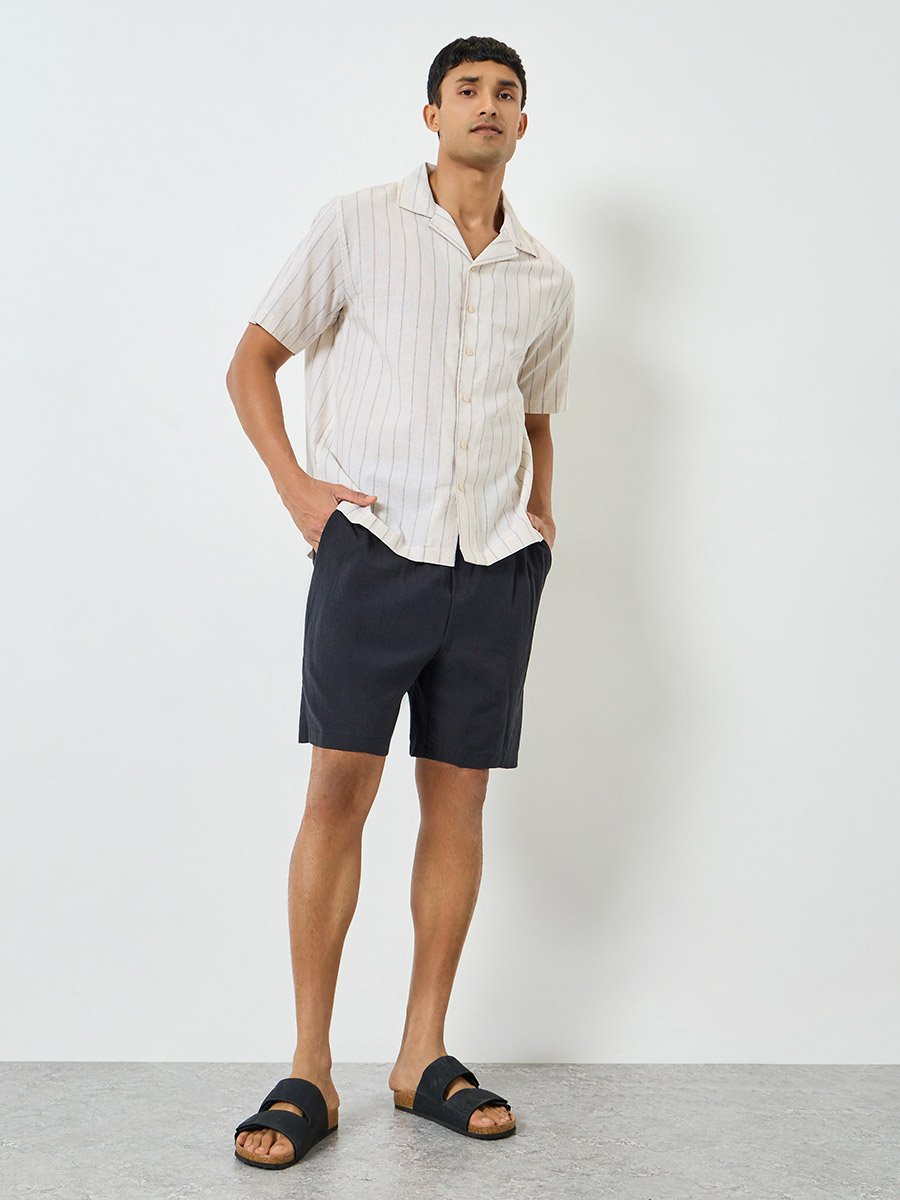 Men Black Drawstring Waist Pocket Detail Shorts