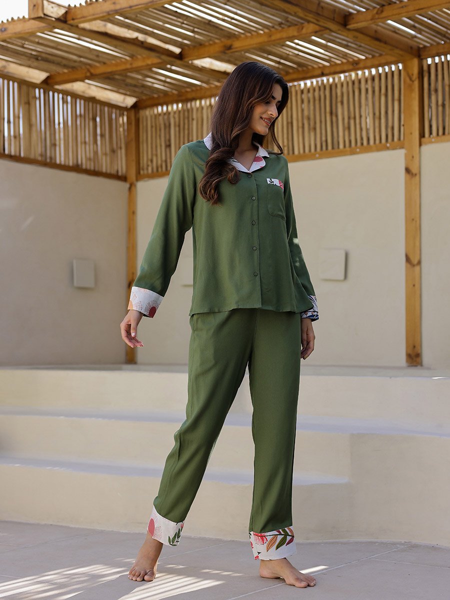 Green Solid Collared Viscose Rayon Shirt and Pyjama Set
