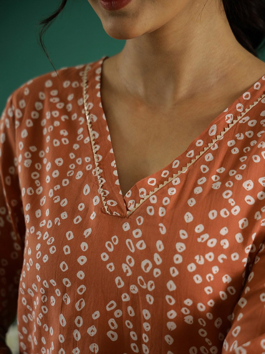 Peach Bandhani Print V Neck Kurta