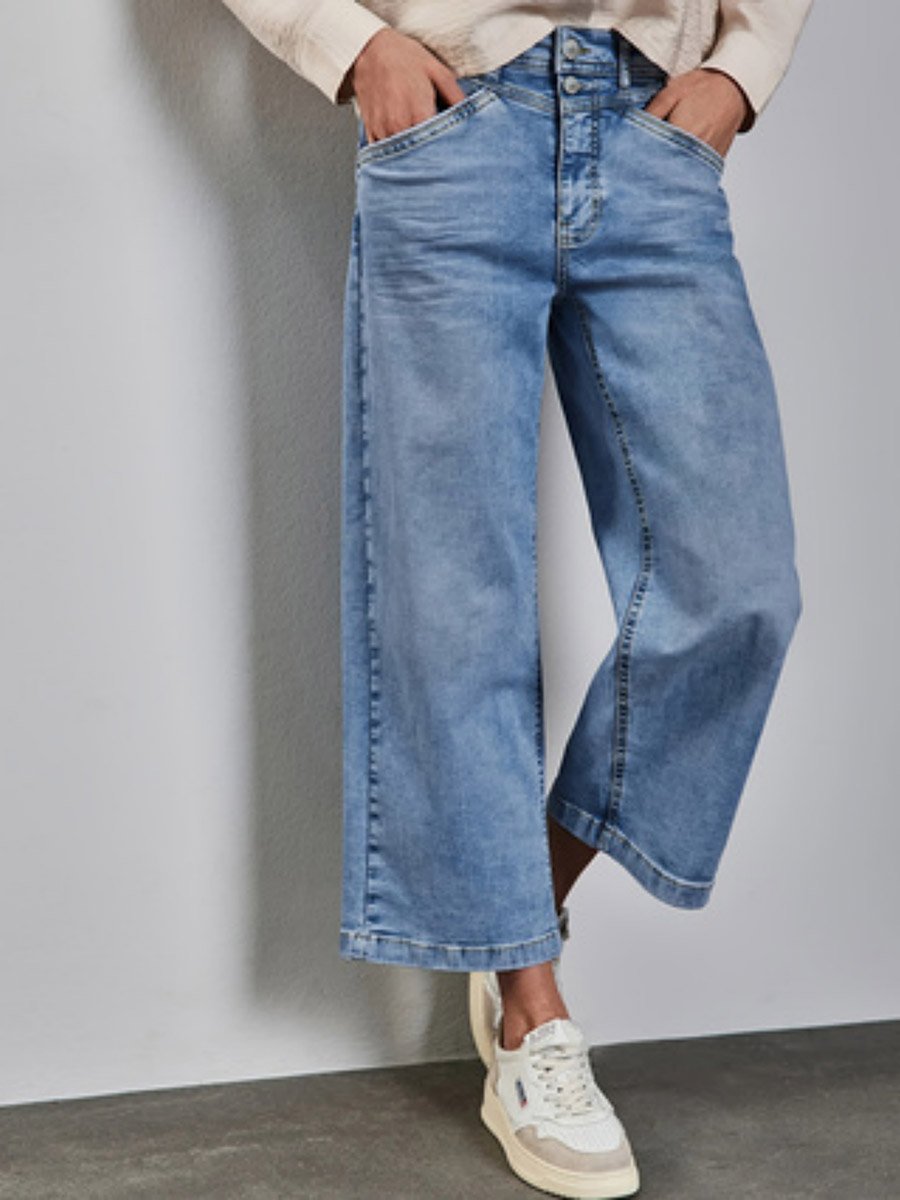 Women Mid Rise Straight Leg Cropped Jeans