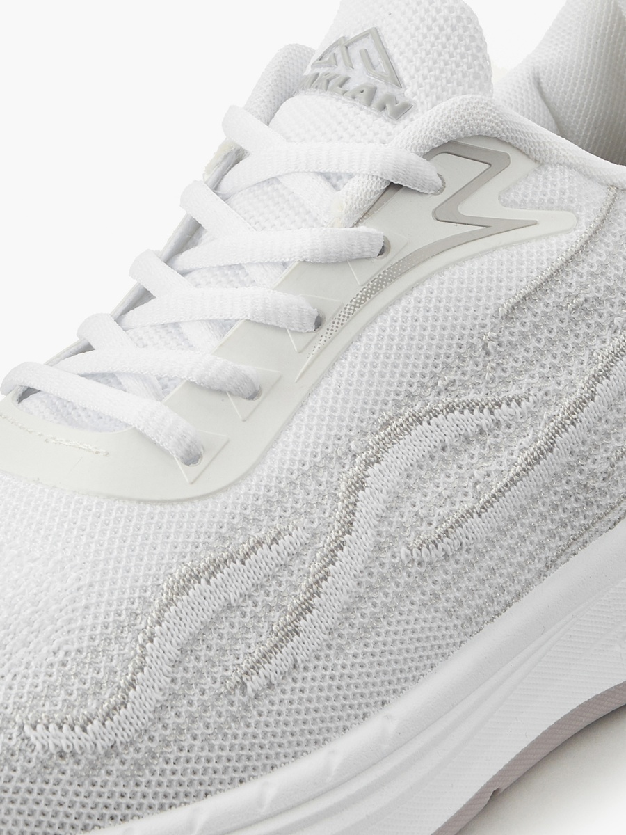 Men Lace-Up Sports Shoes