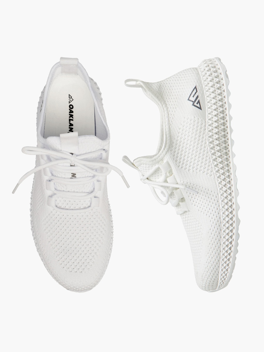 Men Lace-Up Sports Shoes