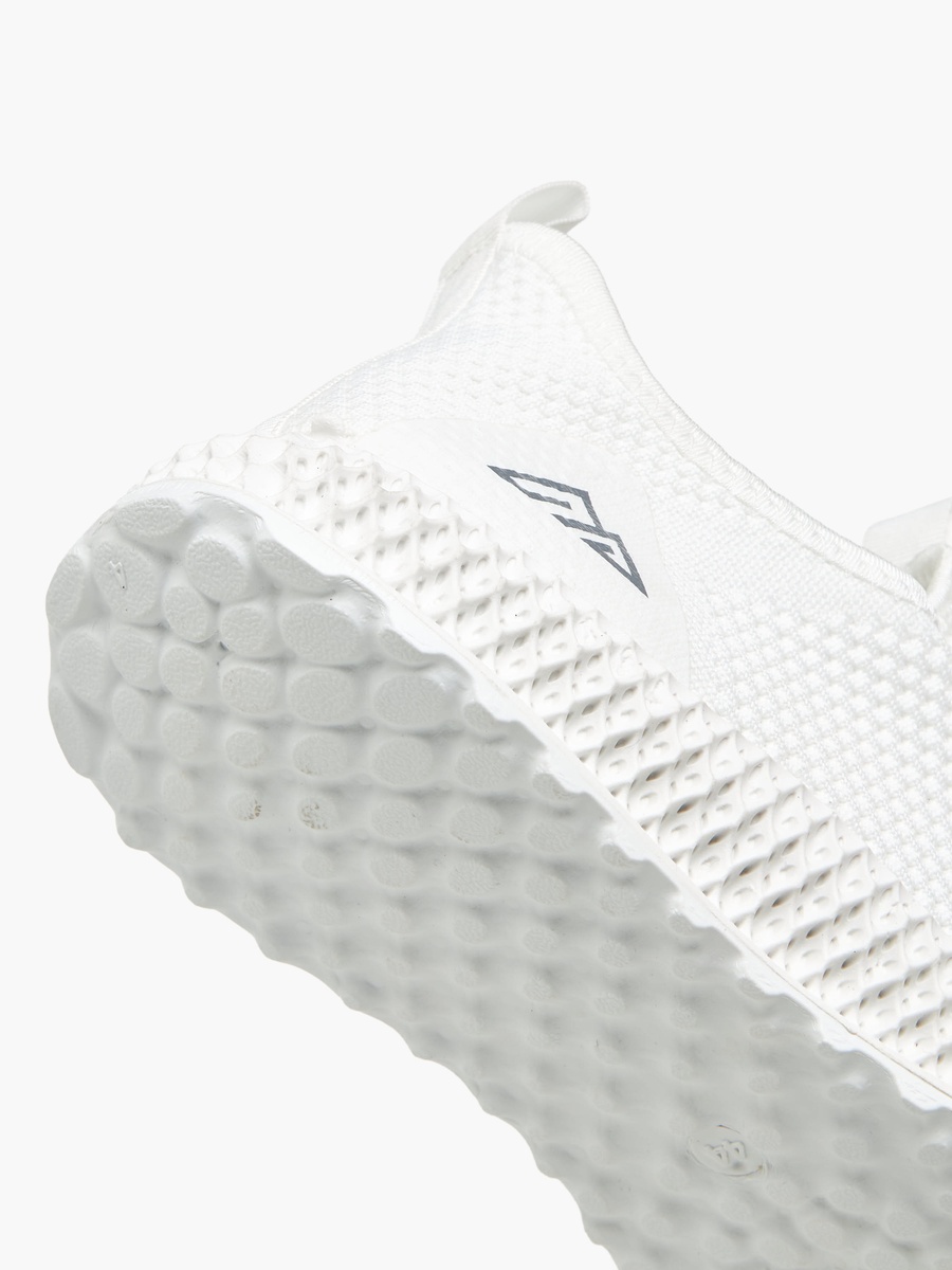Men Lace-Up Sports Shoes