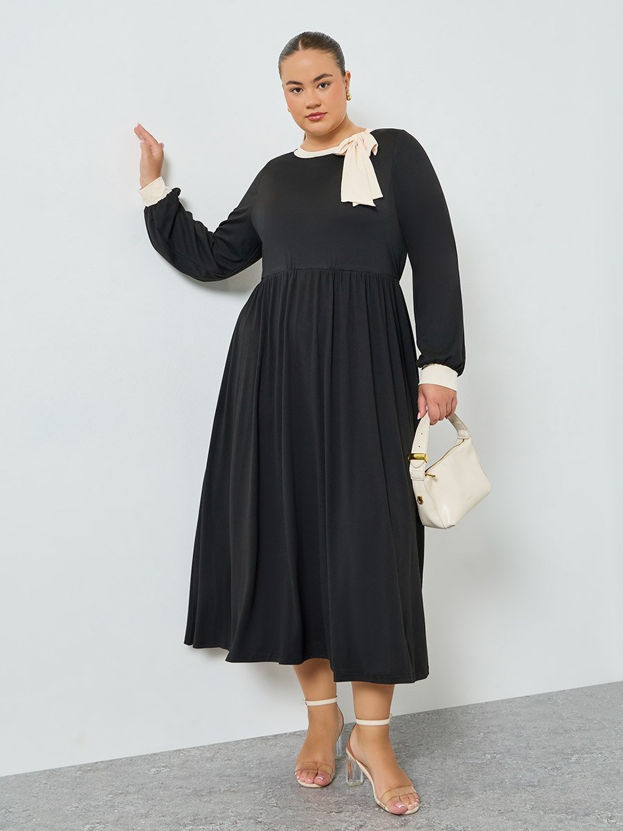 Plus Size Black A-Line Maxi Dress with Bow Detail