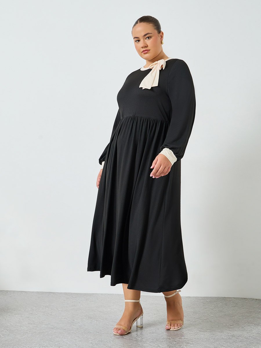 Plus Size Black A-Line Maxi Dress with Bow Detail