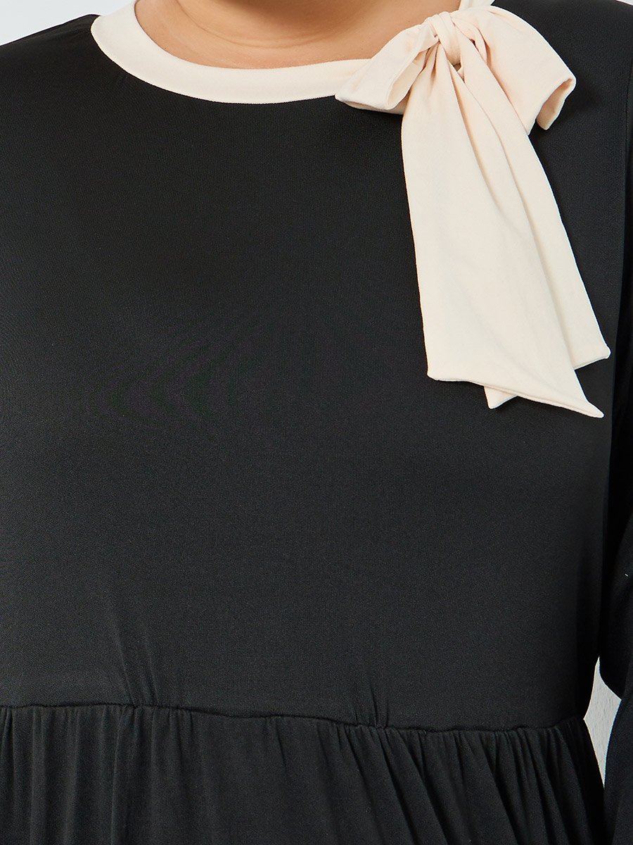 Plus Size Black A-Line Maxi Dress with Bow Detail