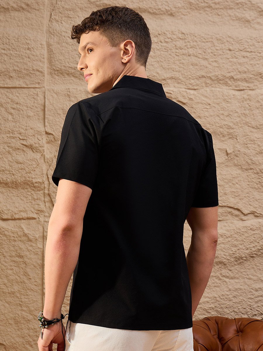 قميص كاجوال أسود بنمط مطرز