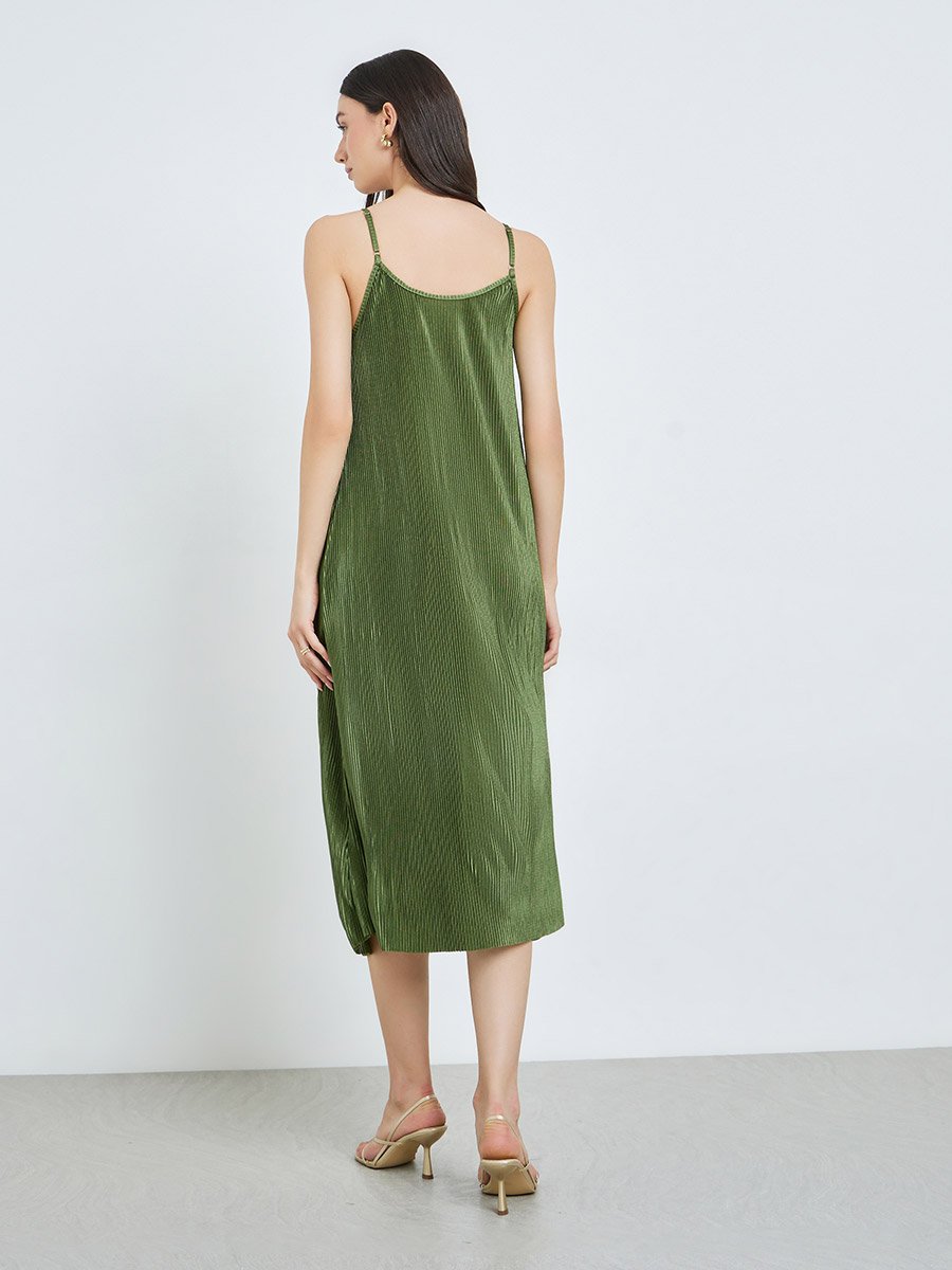 Green Strappy Plisse Shift Midi Dress For Women at Bahrain | Styli