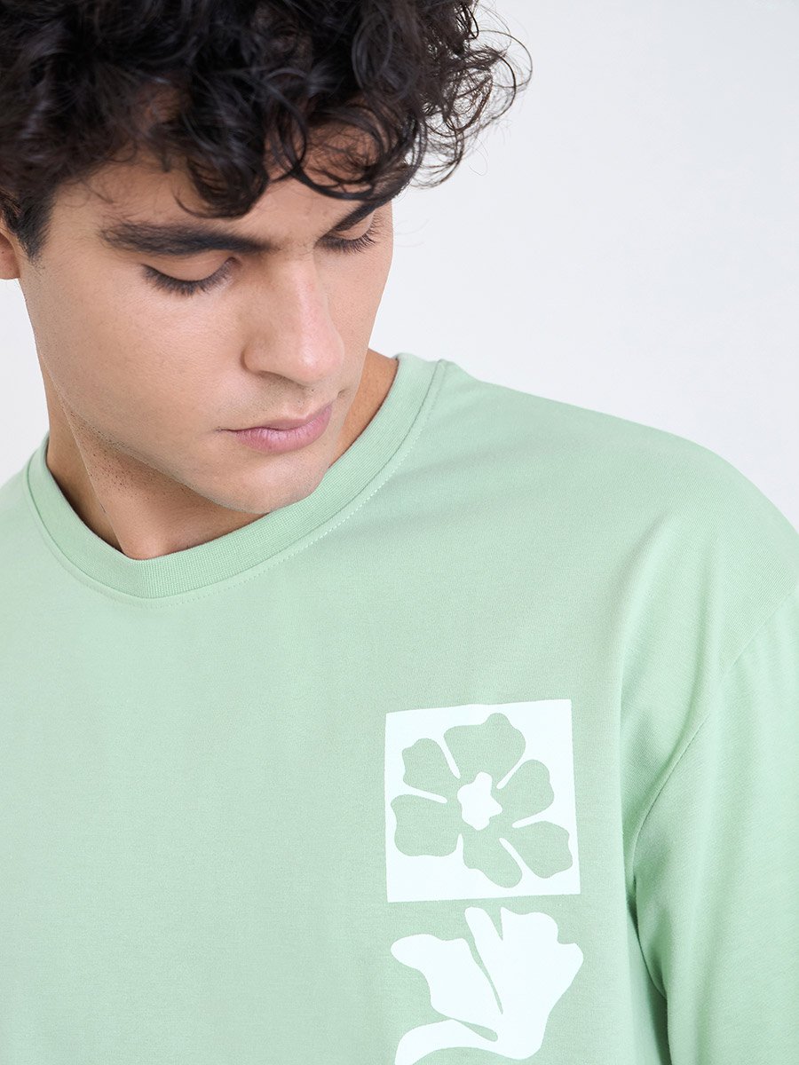 Men Green Graphic Print Crew Neck T-Shirt