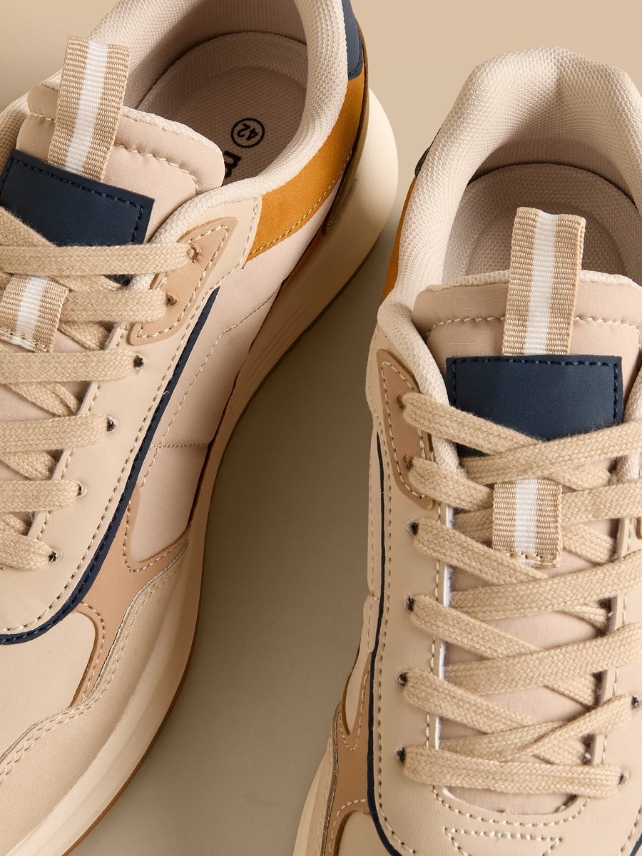Colourblock Lace-Up Sports Shoes