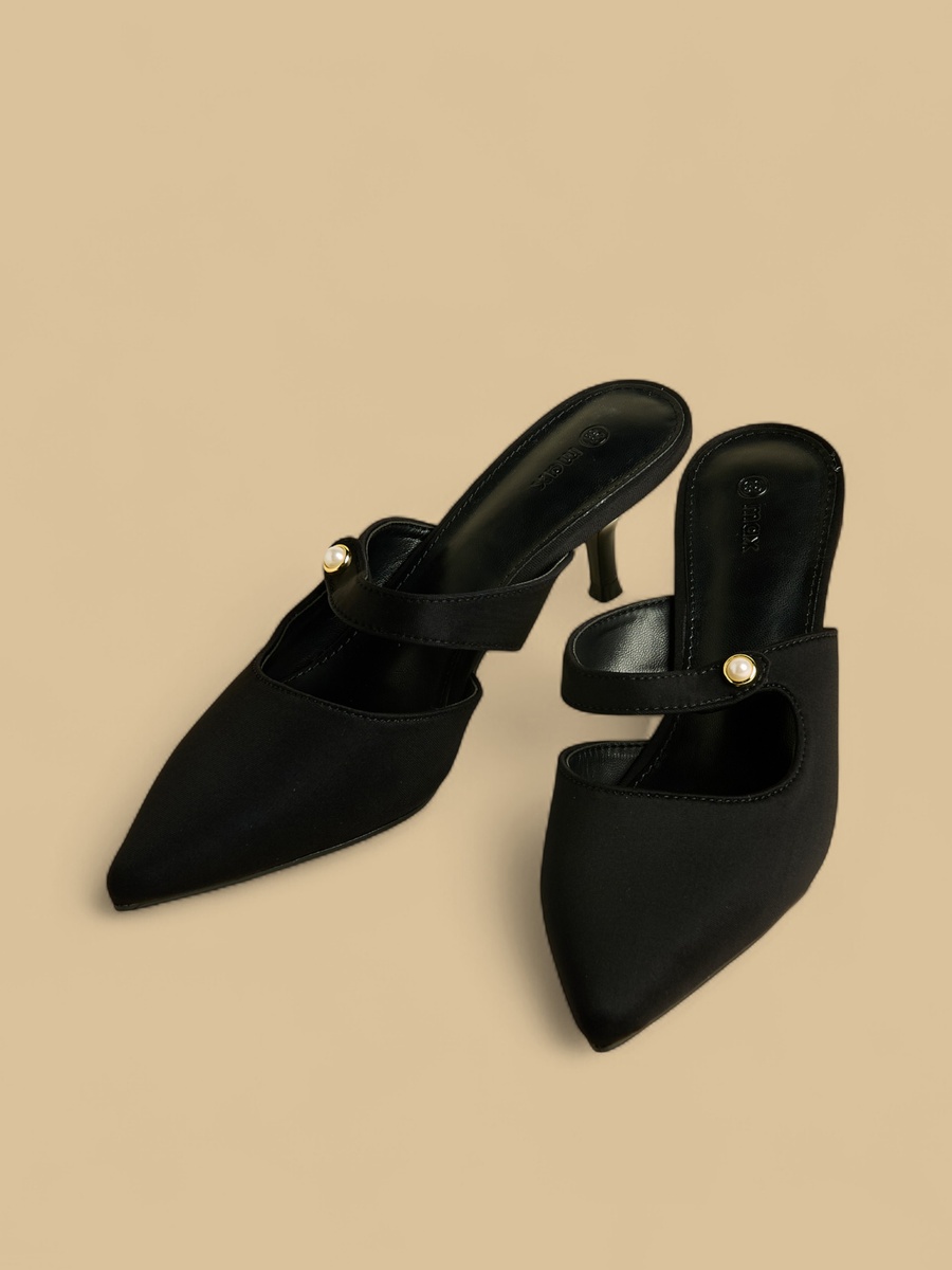 Pointed Toe Slip-On Shoes with Kitten Heels