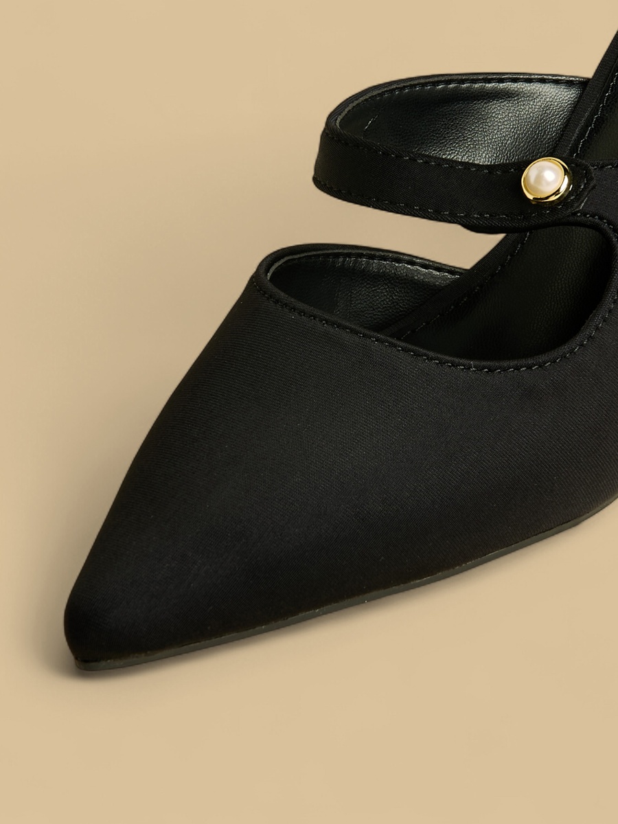 Pointed Toe Slip-On Shoes with Kitten Heels