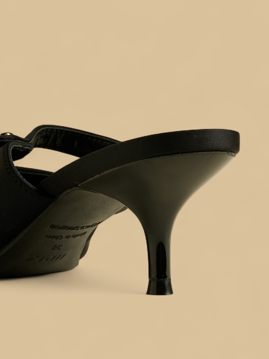Pointed Toe Slip-On Shoes with Kitten Heels