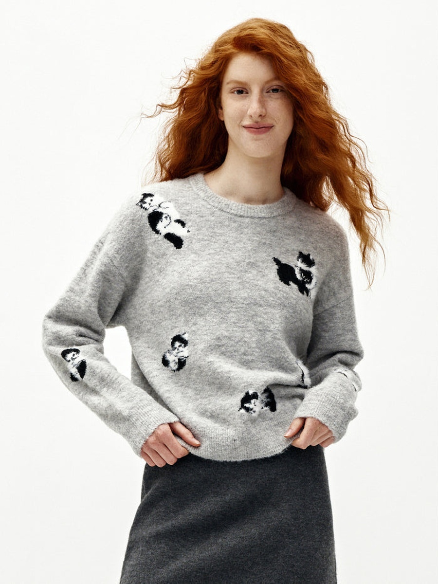 Women Knitted Sweater with Cat Pattern