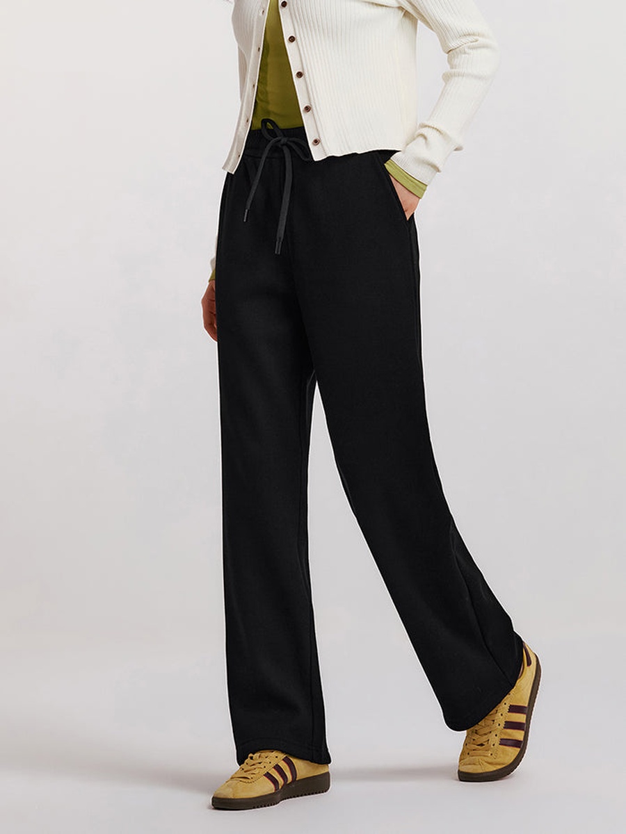 Women Solid Colored Pants