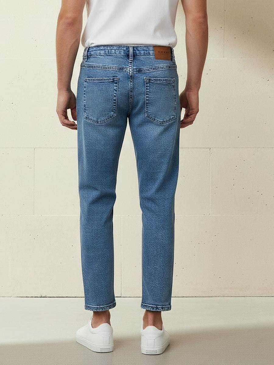 Men Regular Fit Mid-Rise Cropped Jeans