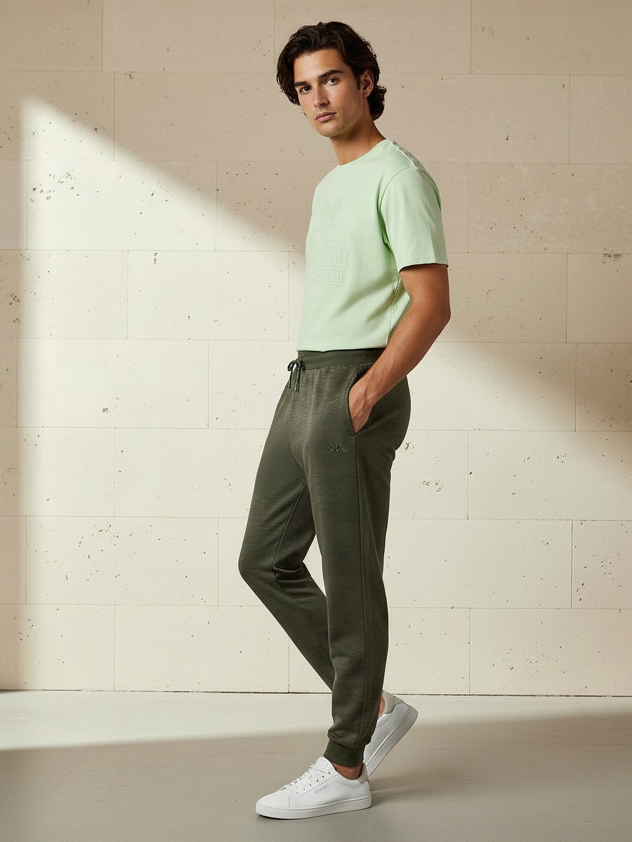 Men Regular Fit Joggers with Drawstring Waist
