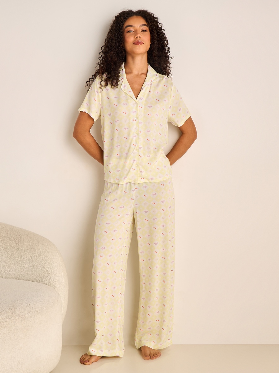 Viscose Pyjama Set with Button-Down Shirt and Trousers