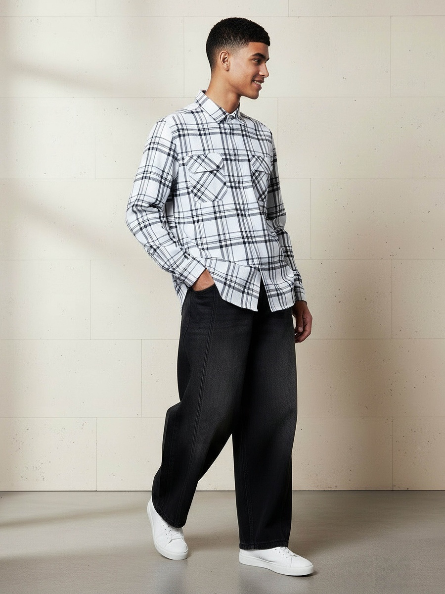 Men Regular Fit Collared Checked Long Sleeves Shirt