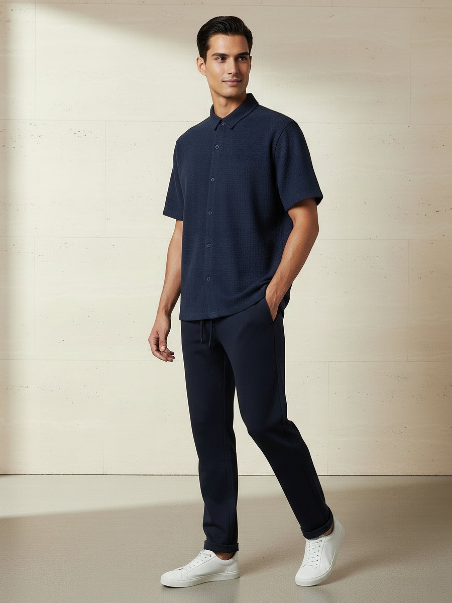 Men Regular Fit Collared Textured Short Sleeves Shirt