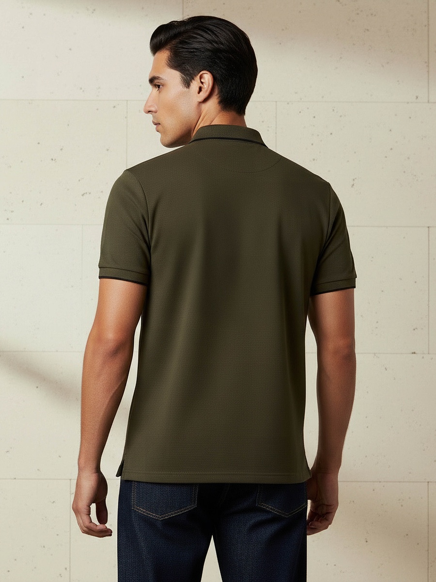 Men Short Sleeve Badge Accent Polo T-Shirt