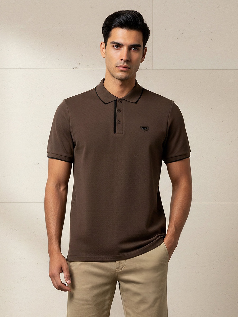Men Short Sleeve Badge Accent Polo T-Shirt