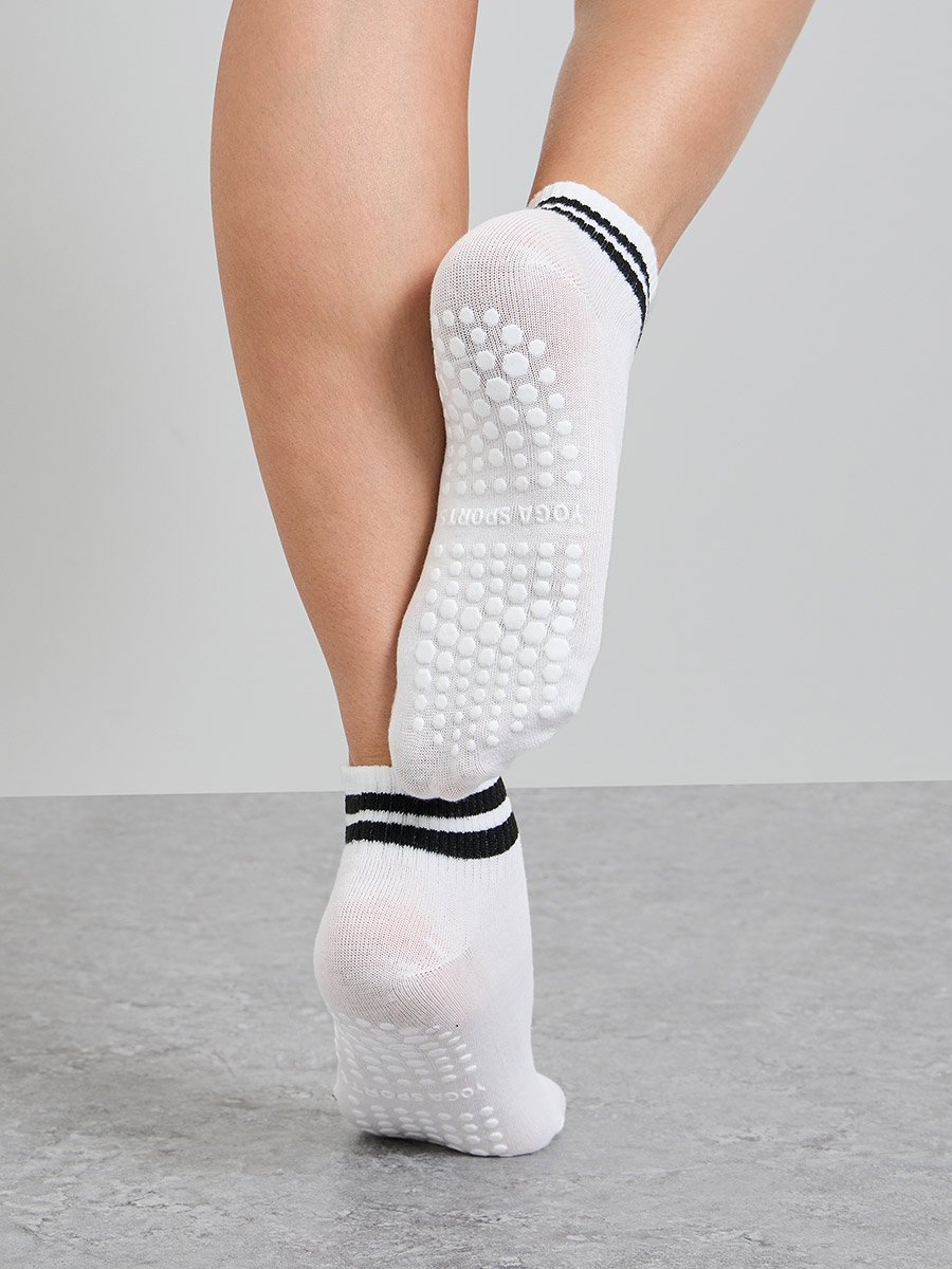 Dual Stripe Ankle Length Silicon Pad Yoga Socks