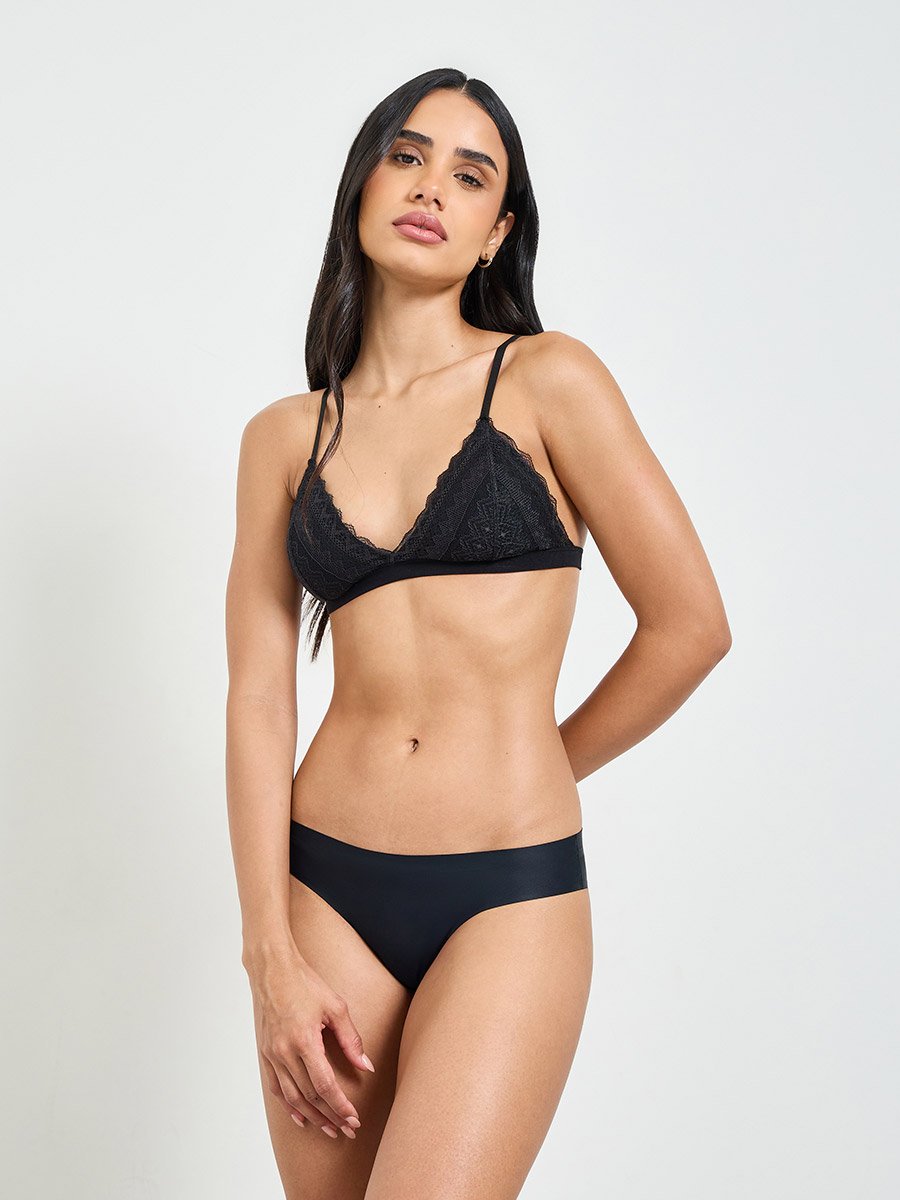 Solid Lace Padded Non Wired Bralette