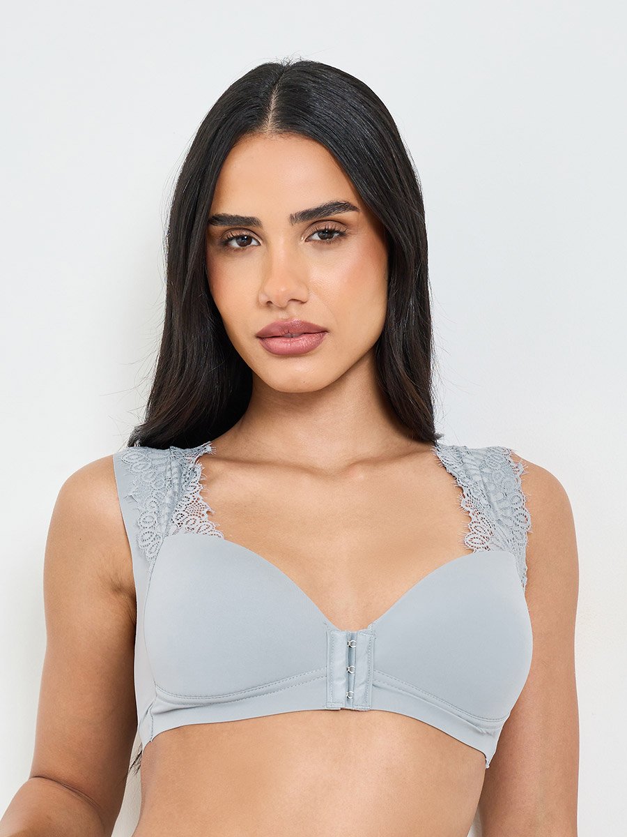 Solid Lace Patchwork Padded Non Wired Bulk Front Regular Bra