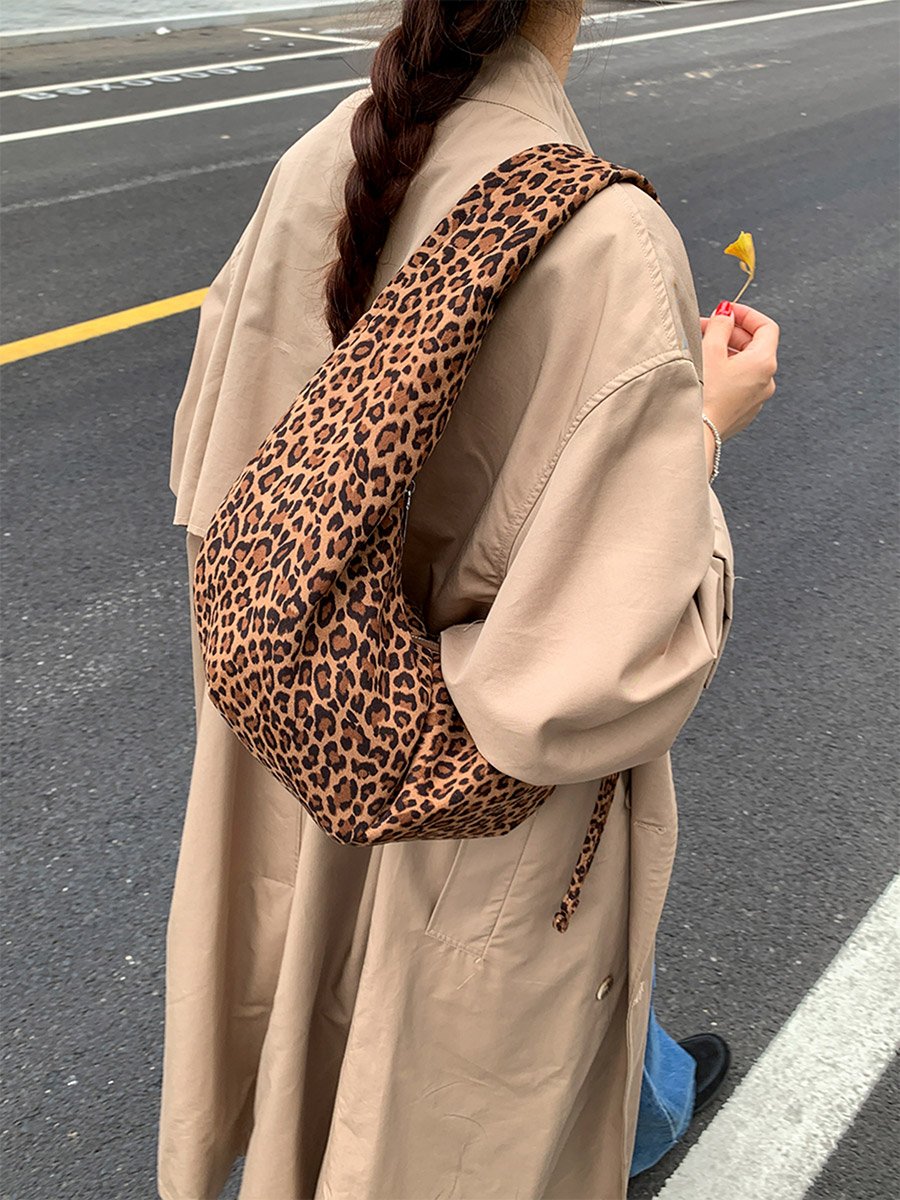Leopard Print Zip Closure Shoulder Bag