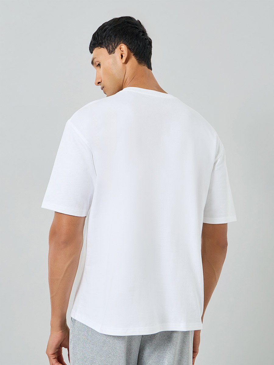 Men White Graphic Print Crew Neck T-Shirt