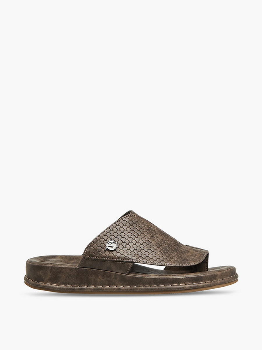 Men Textured Arabic Sandals 