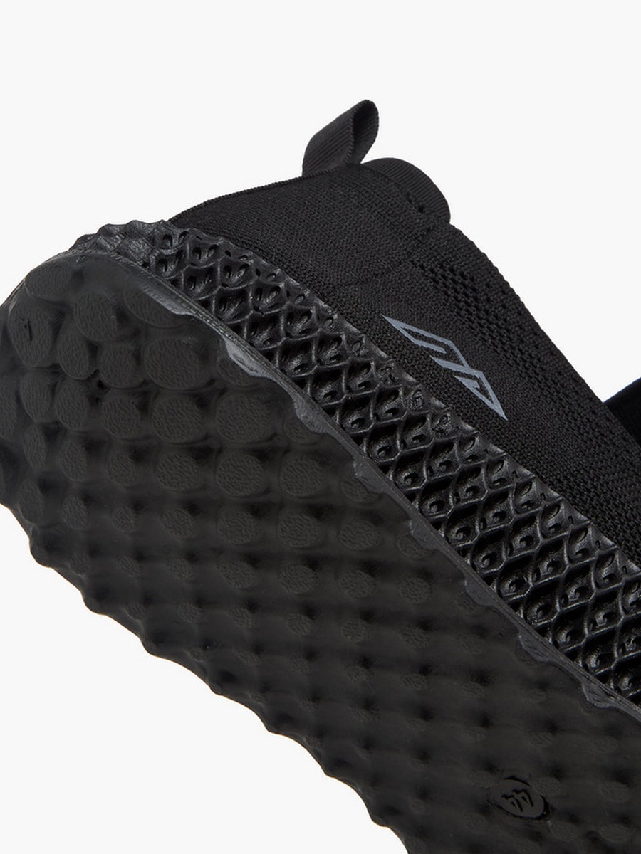 Men Slip-On Sports Shoes