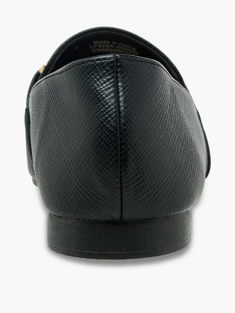 Women Textured Loafers